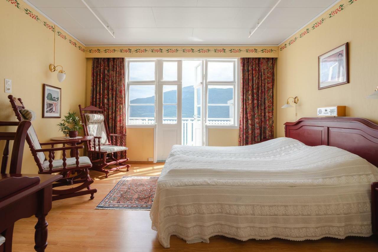 Leikanger Fjordhotel - Unike Hoteller エクステリア 写真